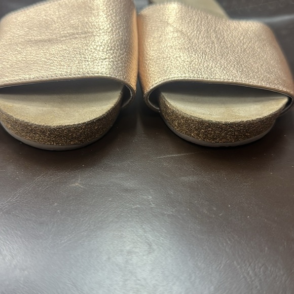 Chocolat Blu Viveca Rose Gold Leather Sandal - Picture 5 of 7